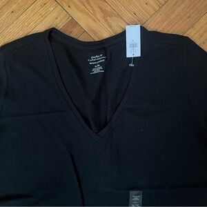 NWT Banana Republic Black V-Neck T-Shirt